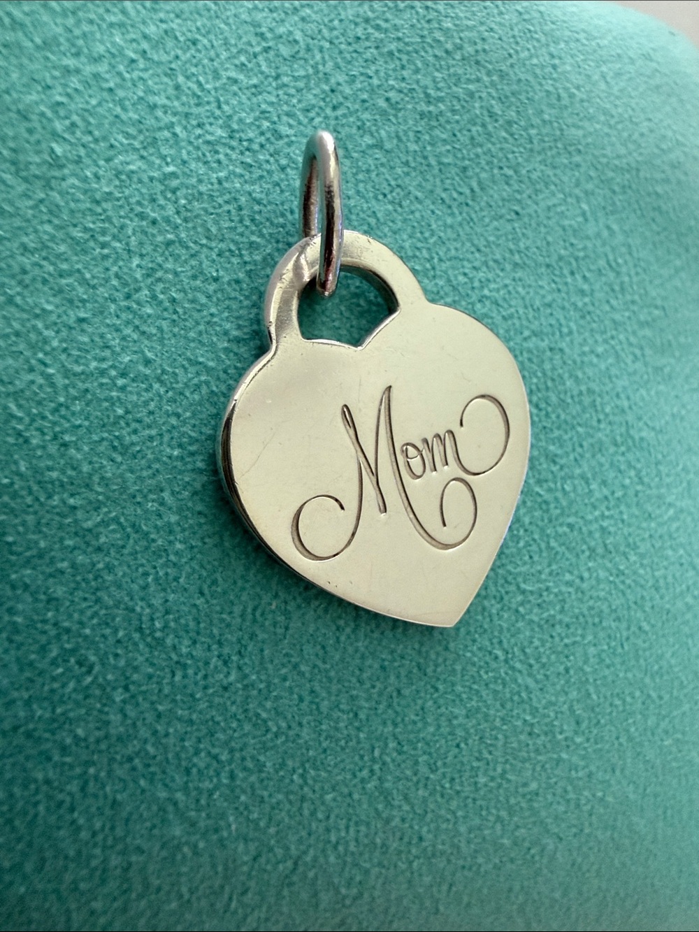 Tiffany& Co. MOM Heart Charm Notes Pendant